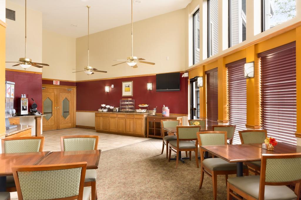 Ramada Huntsville Dış mekan fotoğraf
